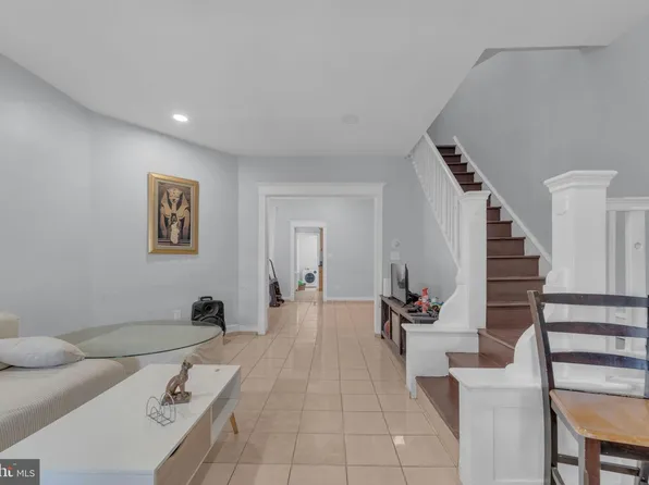 229 E Rockland St, Philadelphia, PA 19120