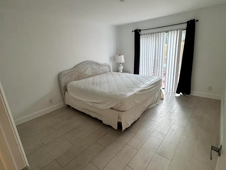 612 Executive Center Dr #102 — Photo 8