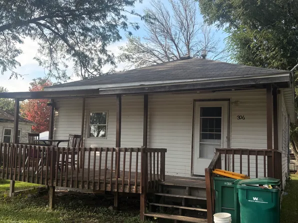 306 W 3rd St, Kanawha, IA 50447