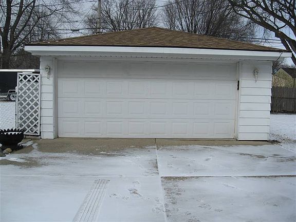 3rd image of 32238 Bock St