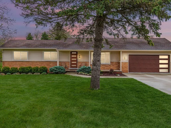 6554 Napier Rd, Plymouth, MI 48170