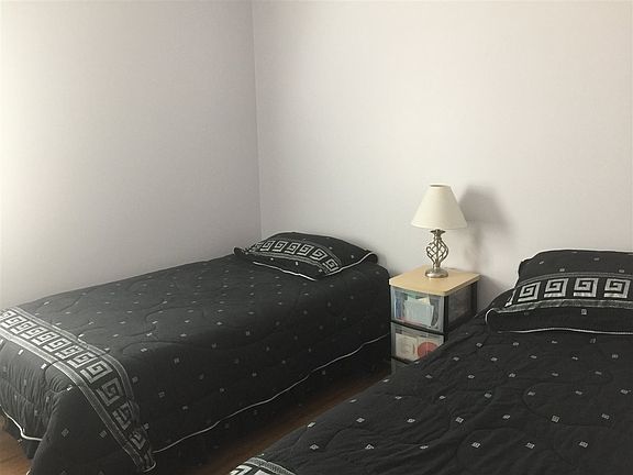 4th image of 122 Silver Laurel Ct