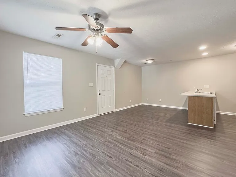 1640C Golf Club Ln — Photo 3