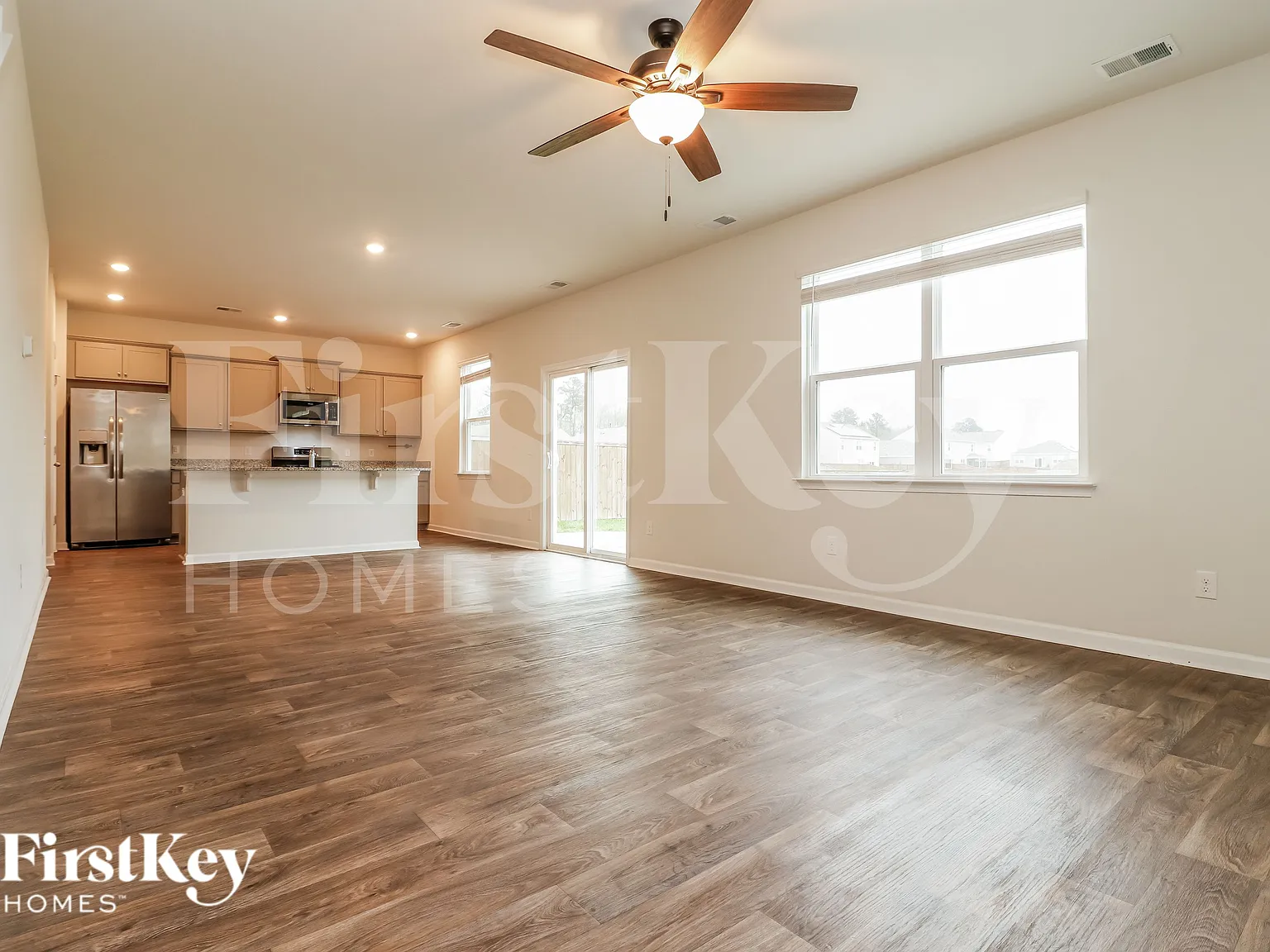 4 bed, 2.5 bath, 1939 sqft, $2,720 — Photo 3