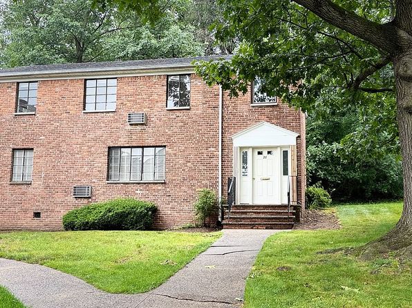 28 Troy Dr #B