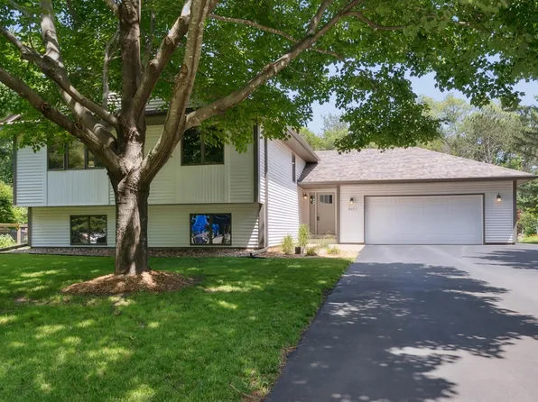 810 Grandview Dr, Hudson, WI 54016