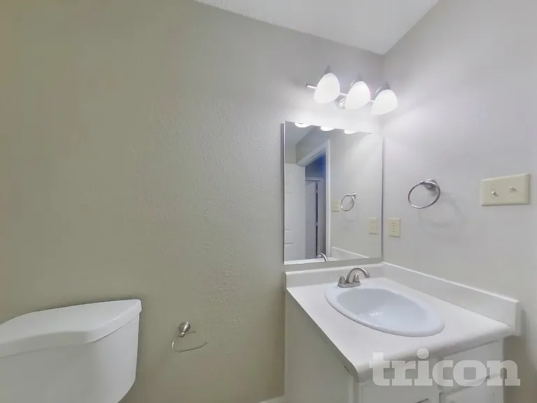 10907 Delphi Dr — Photo 16
