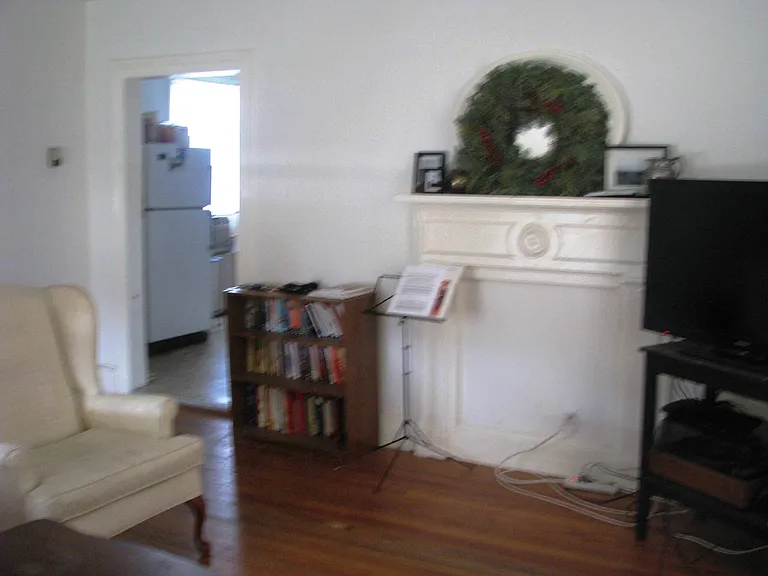 903 Grove St — Photo 5