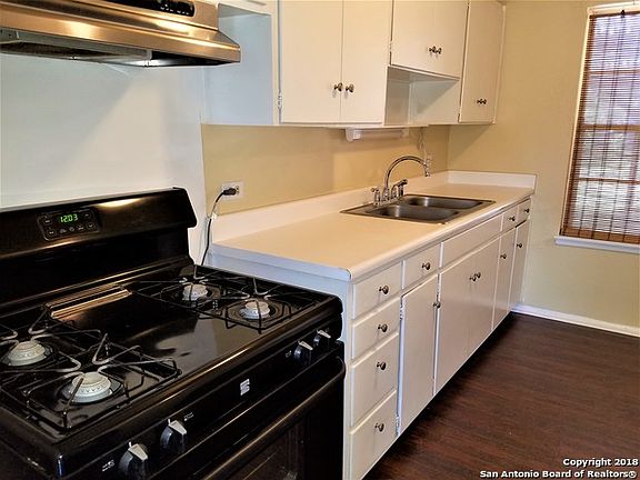 3rd image of 422 E Rampart Dr