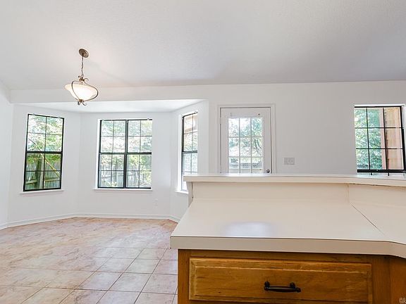 5th image of 7 High Timber Dr