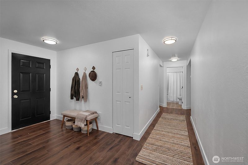 3rd image of 40 E Lambeth Way
