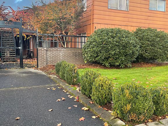 2nd image of 3108 Maryland St APT 7