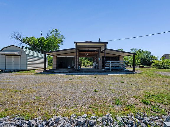 2nd image of 427 Rome Pike