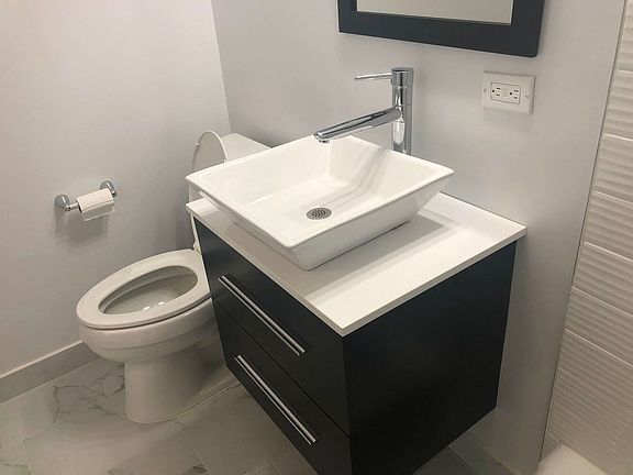 4th image of 1455 N Sandburg Ter APT 2807