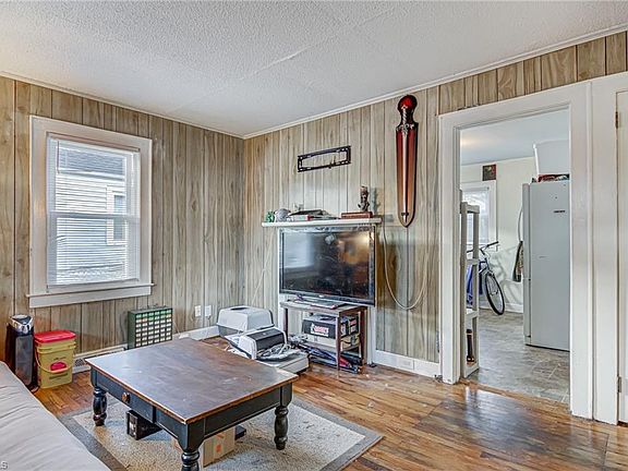 3rd image of 1538 McCormick St