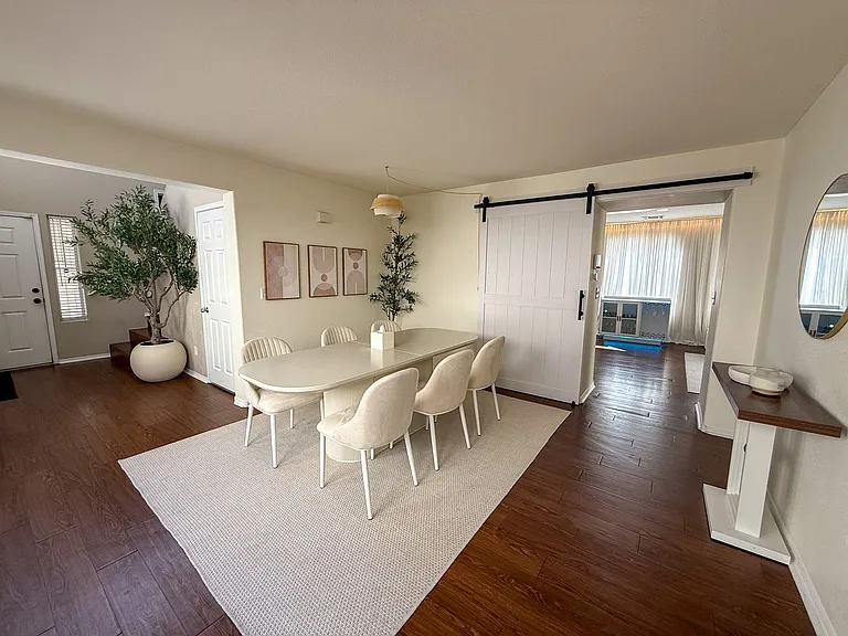 10360 Cherokee Corner Ave — Photo 4