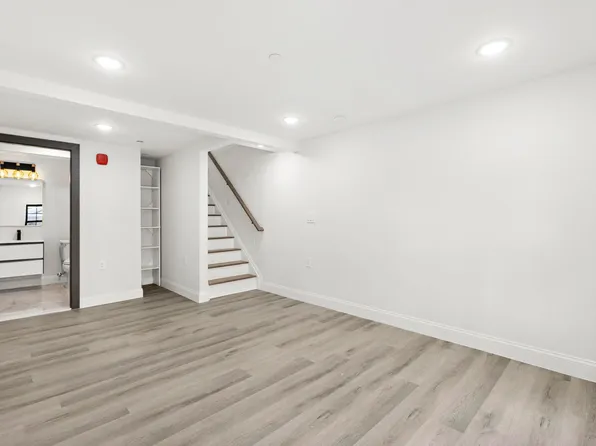 133 Clifton Place image 9 of 20