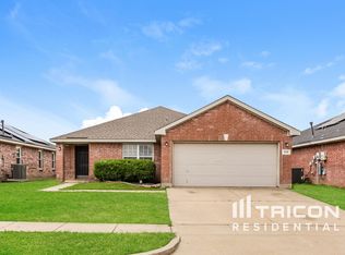 910 Pryor Dr, Arlington, TX 76001