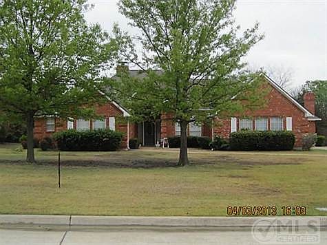 2nd image of 613 Dove Hill Cir