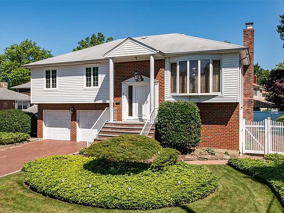 2nd image of 255 Parkway Dr