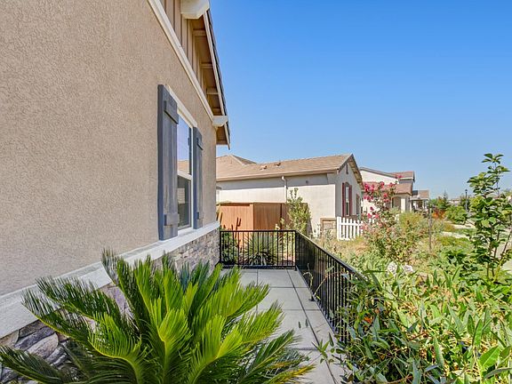 4th image of 2752 Brookshire Cir