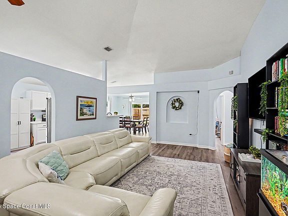 4th image of 4020 Aria Dr