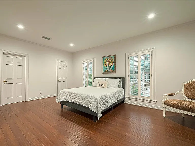 983 S Post Oak Ln — Photo 38