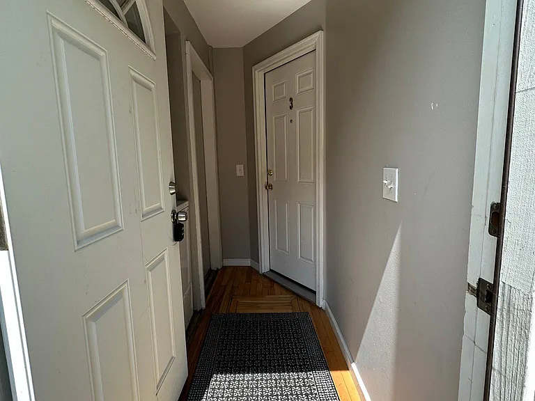 2249 W 11th St #3 — Photo 9