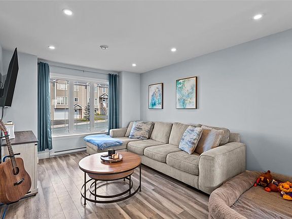 5th image of 38 Pattison Street
