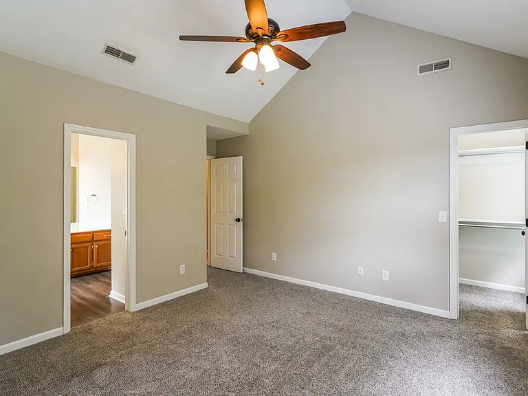 2817 Sutherland Dr — Photo 10