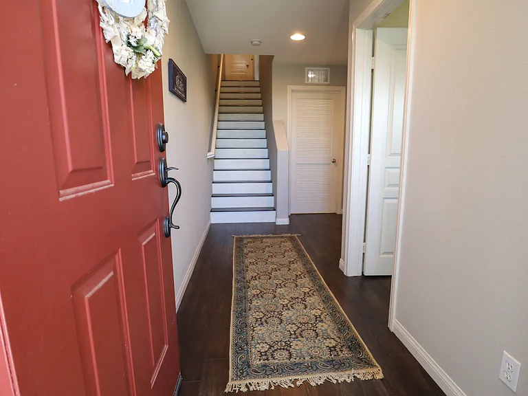 770 Harbor Cliff Way #142 — Photo 4