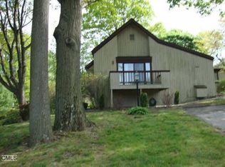 296 Agawam Dr #B, Stratford, CT 06614