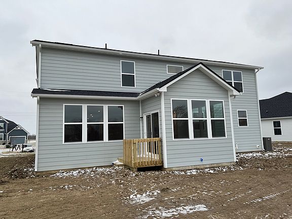 2nd image of 3927 Palmetto Cir