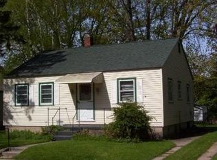 317 N William St, Ludington, MI 49431