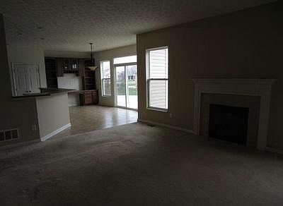 3rd image of 5970 Peridot St