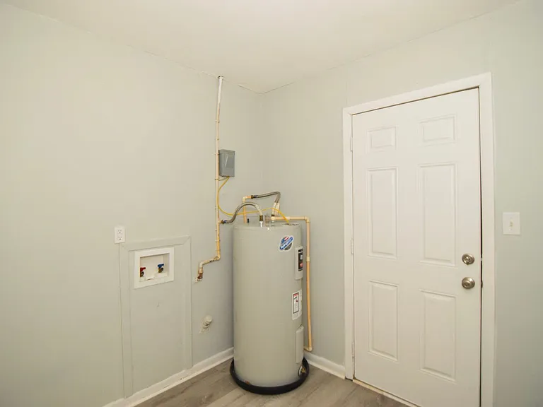 3613 Alene Cir — Photo 24