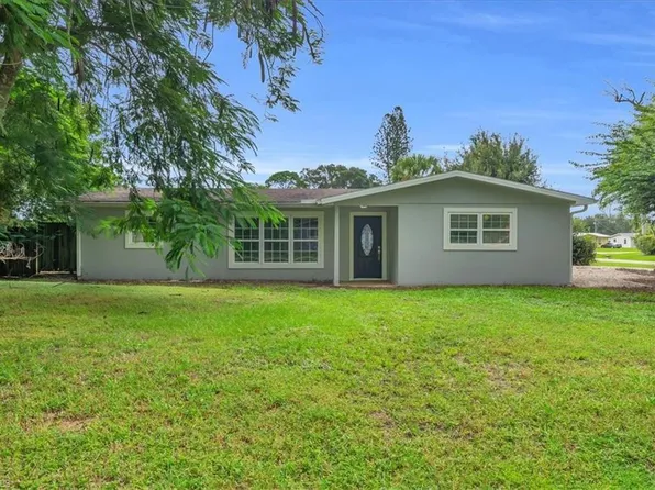 3897 Coconut CIR S, NAPLES, FL 34104