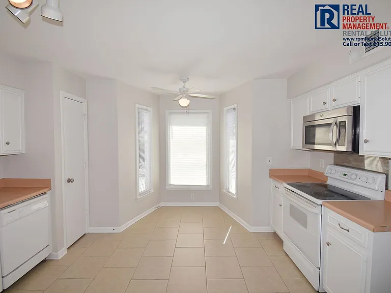 1818 Lexington Trce — Photo 10