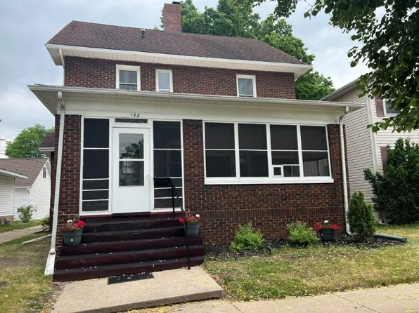 138 E Howard St, Portage, WI 53901