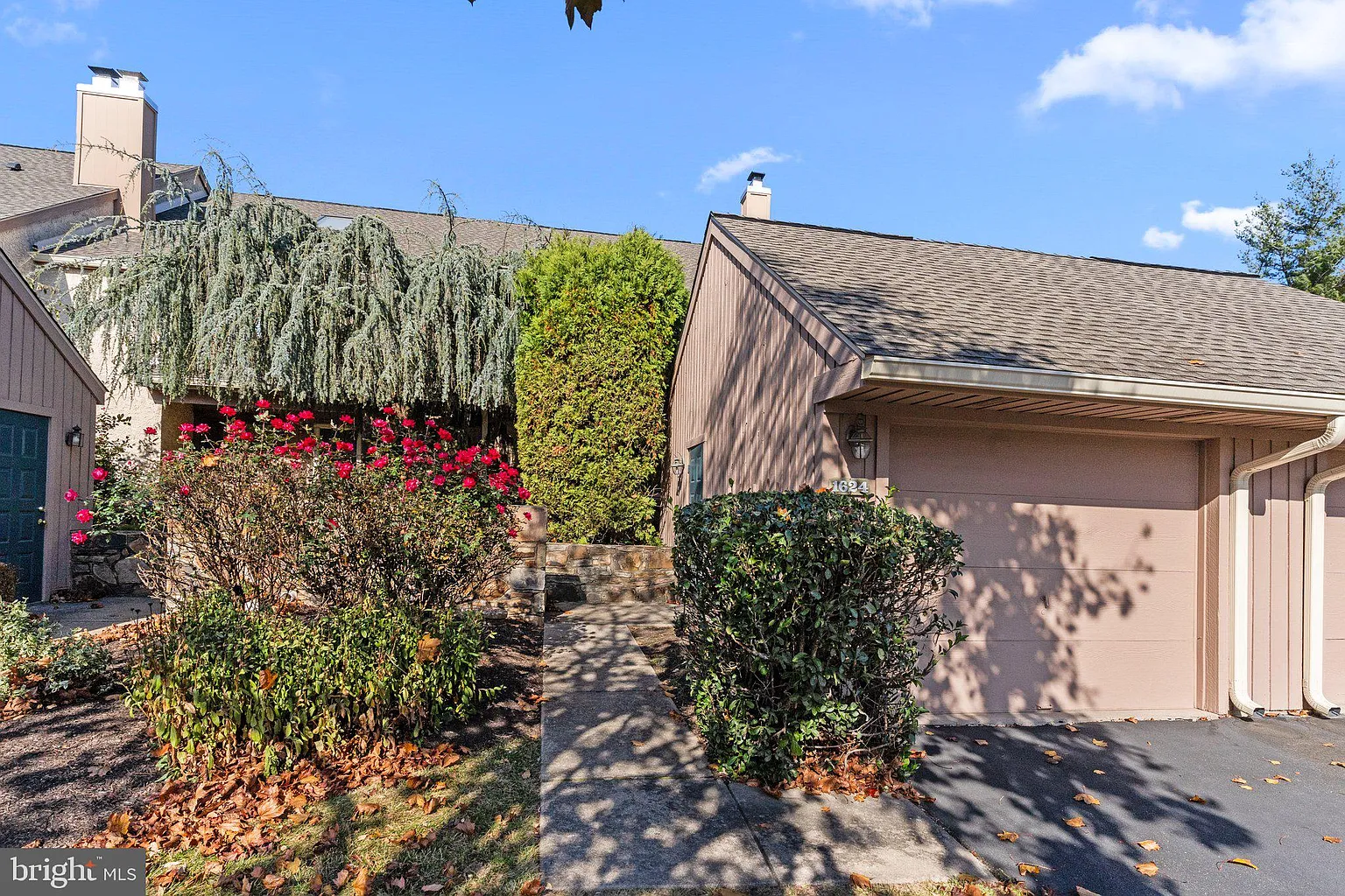 1624 Spring Mill Ct photo 1