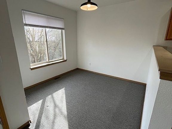 5th image of 2814-16 Queen St #2814