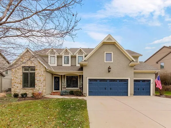 13219 Windsor St, Leawood, KS 66209