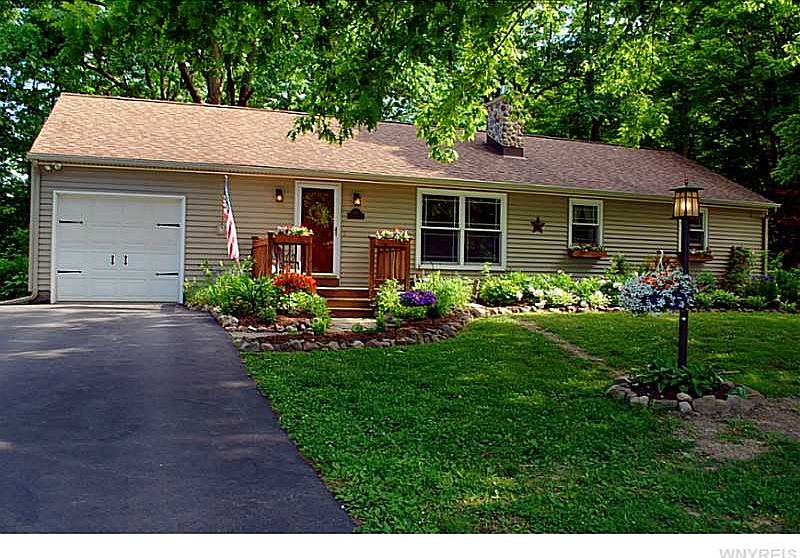 1st image of 637 Oakridge Dr