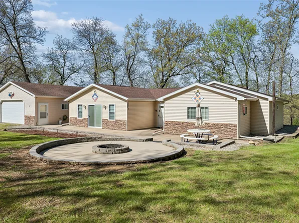 109 Bramble Dr, Montezuma, IA 50171