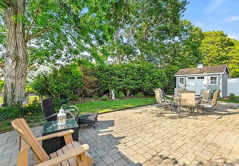 28 Chestnut St — Photo 12