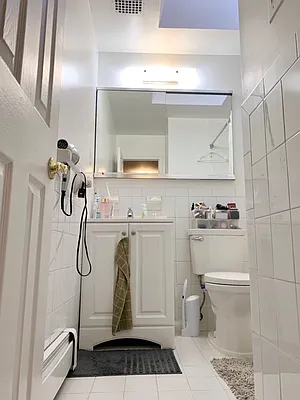 Rented by 18 REALTY | media 8