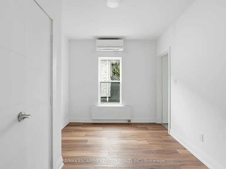 4876 Simcoe St #3 — Photo 13