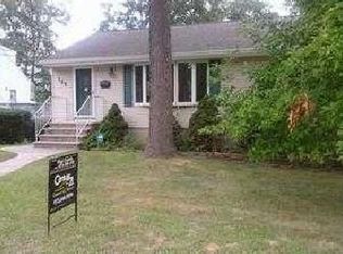 185 Rafkind Rd, Bloomingdale, NJ 07403