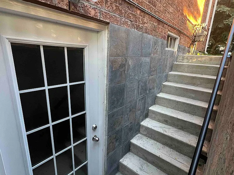 136 Pinnacle Trl #LOWER — Photo 3