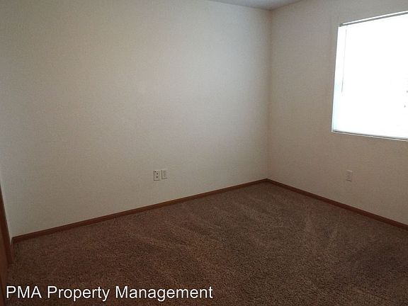 3rd image of 802 Mountaineer Ln APT A